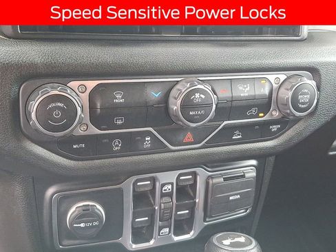 Used 2024 Jeep Wrangler Sport S image 15