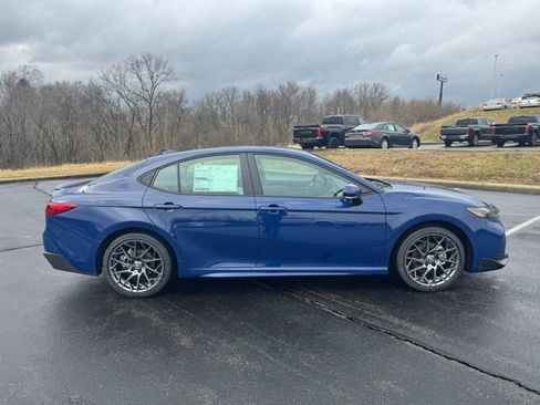 New 2026 Toyota Camry SE image 2