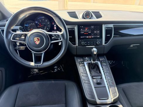 Used 2017 Porsche Macan AWD/4WD image 13