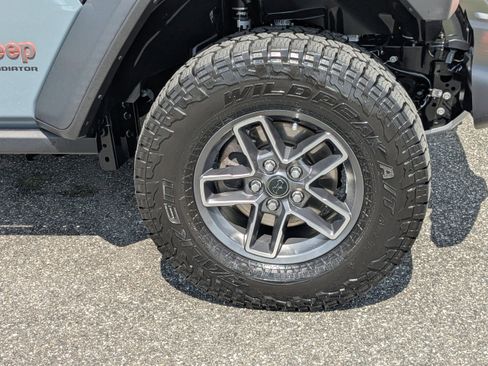 Used 2025 Jeep Gladiator Mojave image 10