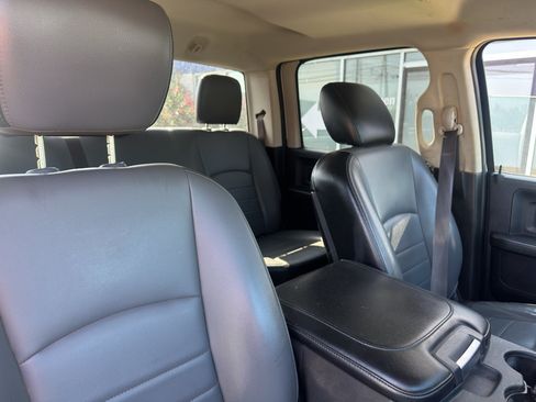 Used 2022 RAM 1500 Tradesman w/ Chrome Appearance Group AWD/4WD image 11