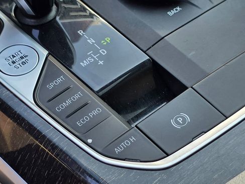 Used 2021 BMW 330i Sedan w/ Driving Assistance Package image 43