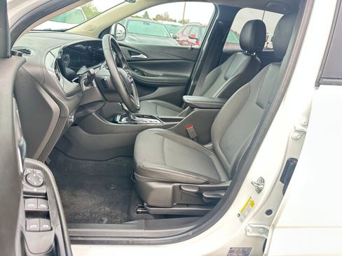 Used 2025 Buick Encore GX Preferred image 36