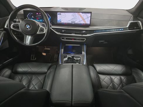 Certified 2023 BMW X7 xDrive40i w/ M Sport Package image 9