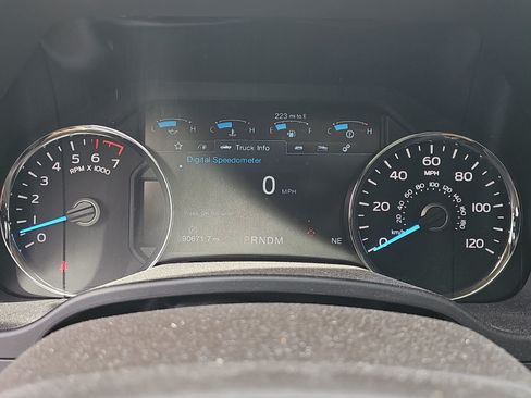 Used 2019 Ford F150 Lariat w/ Equipment Group 502A Luxury AWD/4WD image 15