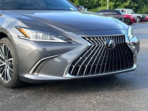 Used 2023 Lexus ES 250 w/ Premium Package AWD/4WD image 2