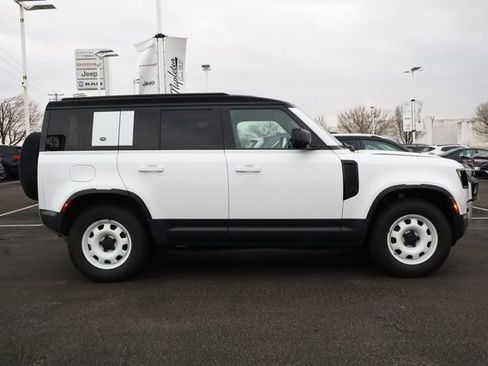 Used 2021 Land Rover Defender 110 image 3