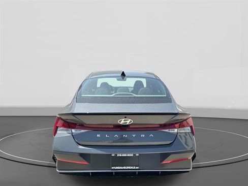 New 2026 Hyundai Elantra SEL Sport FWD image 4