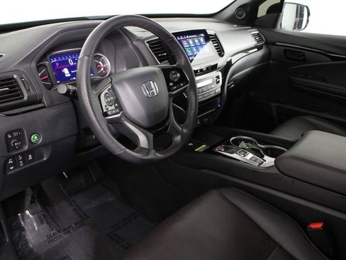 Used 2024 Honda Passport Black Edition image 17