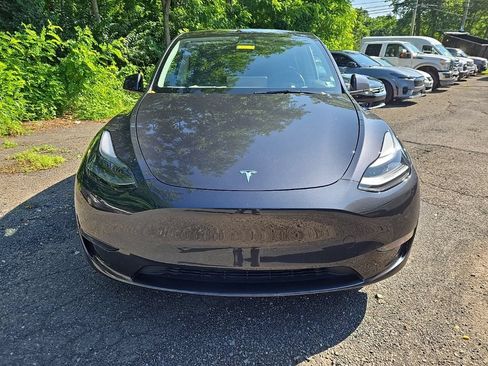 Used 2025 Tesla Model Y Long Range AWD/4WD image 2