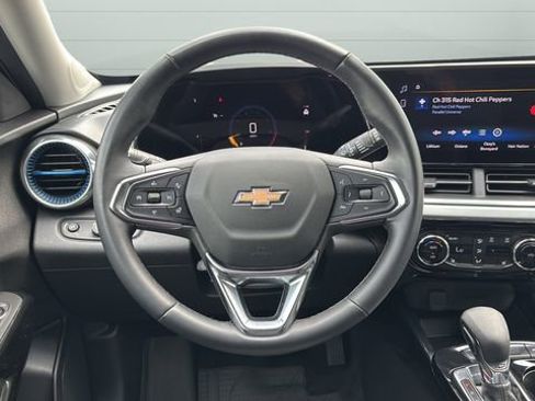 Used 2024 Chevrolet Trax LT w/ Driver Confidence Package FWD image 13