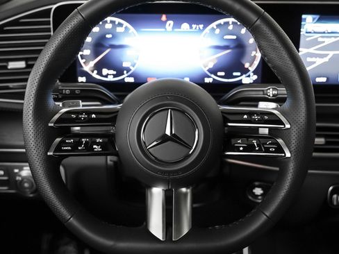 New 2026 Mercedes-Benz GLS 450 4MATIC image 15