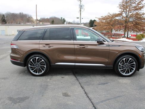 Used 2022 Lincoln Aviator Reserve w/ Equipment Group 201A image 6