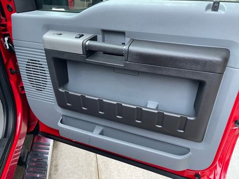 Used 2015 Ford F250 XLT w/ XLT Premium Package image 43