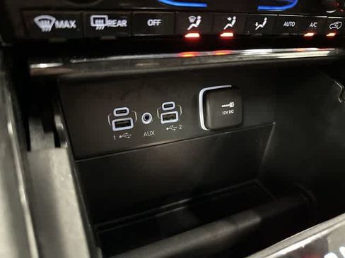 Used 2023 Jeep Grand Cherokee Laredo AWD/4WD image 25