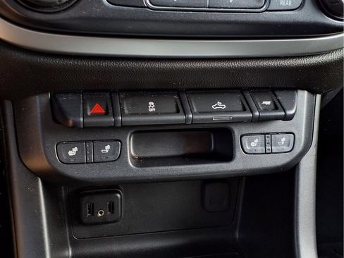 Used 2019 Chevrolet Colorado LT w/ LT Convenience Package AWD/4WD image 20