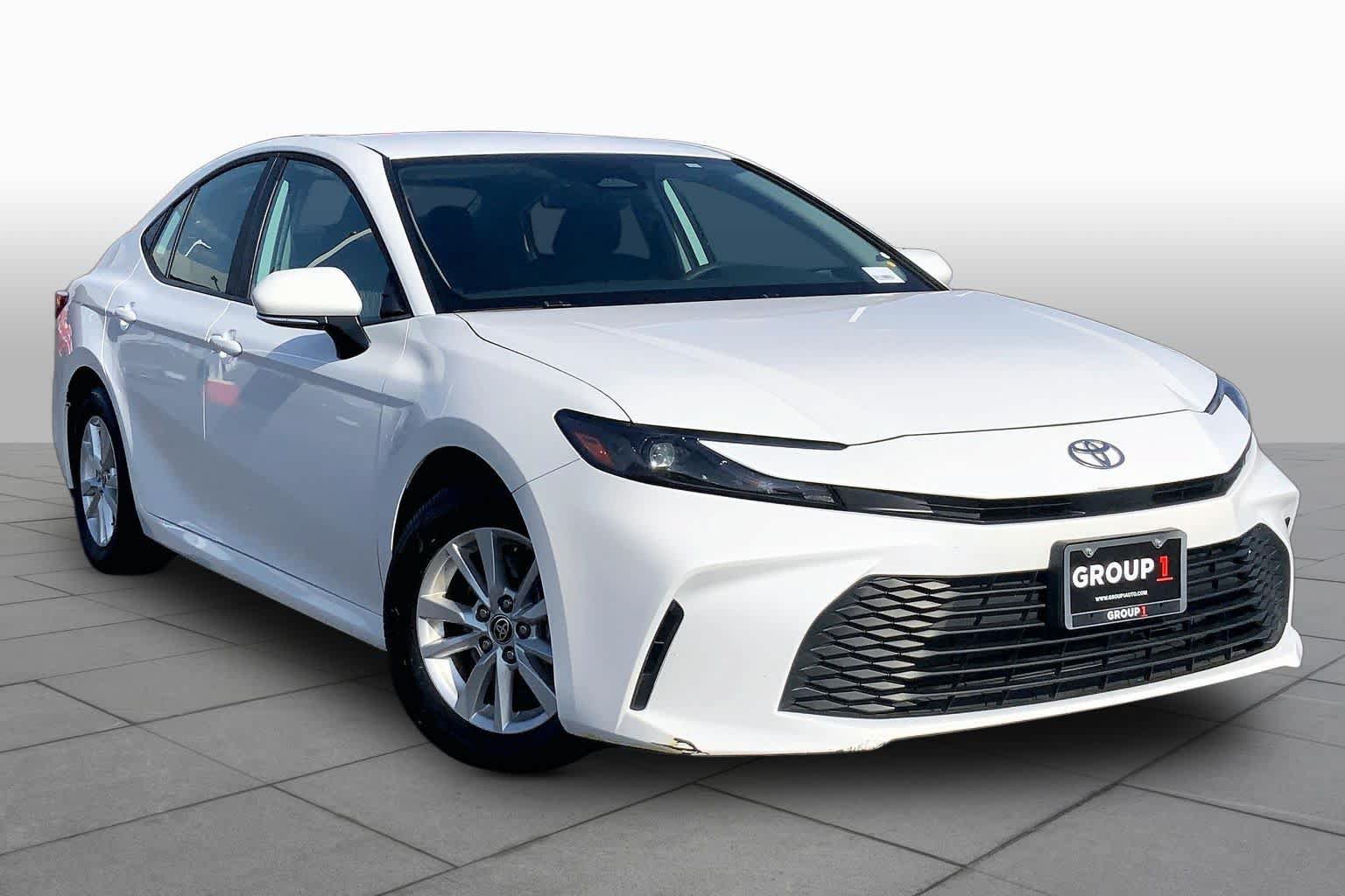 Used 2025 Toyota Camry LE FWD image 3