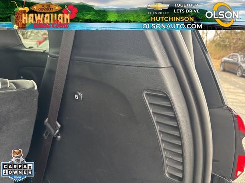 Used 2025 Chrysler Pacifica Limited image 39