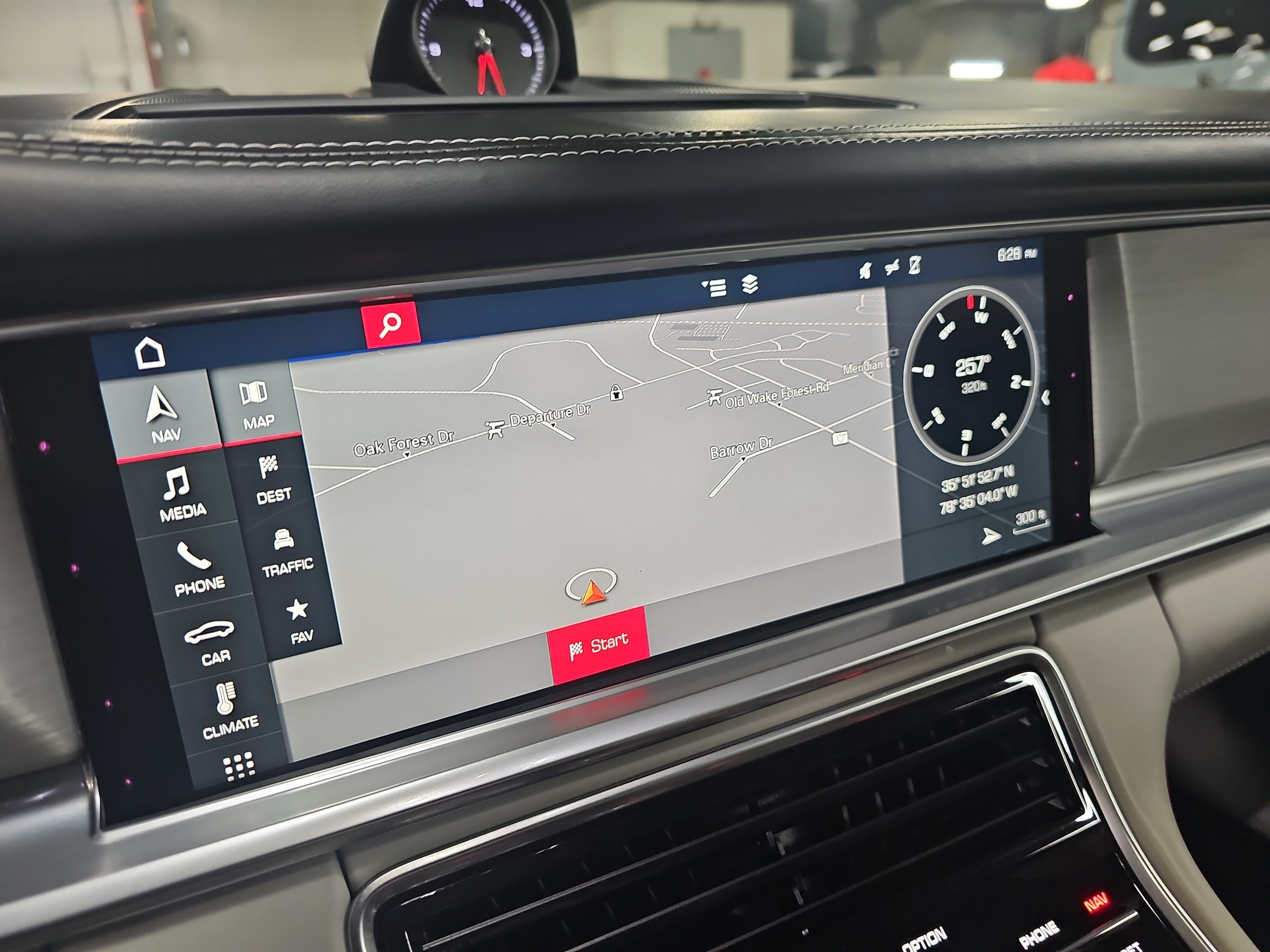Used 2018 Porsche Panamera 4 AWD/4WD image 23