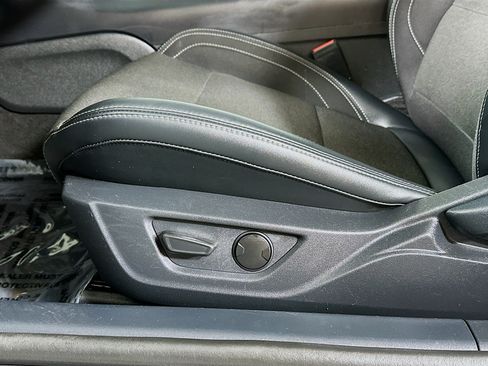 Used 2024 Ford Mustang Convertible RWD image 18