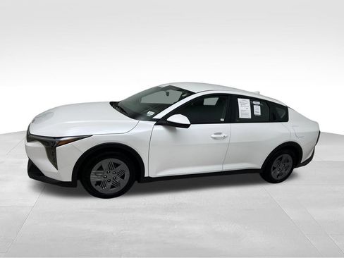 Used 2025 Kia K4 FWD image 2