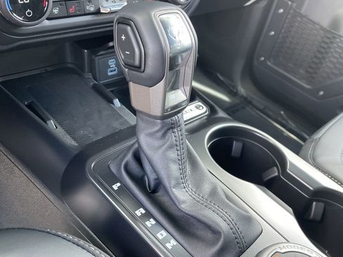 New 2025 Ford Bronco Outer Banks w/ Black Appearance Package image 28