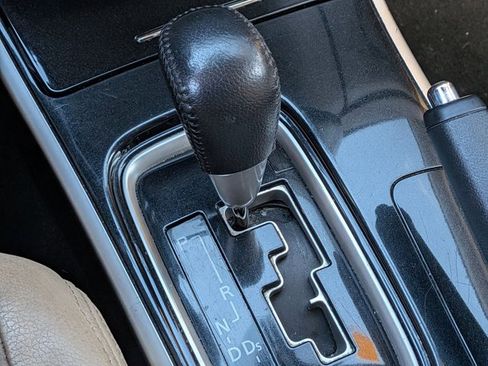 Used 2017 Mitsubishi Outlander SEL image 8