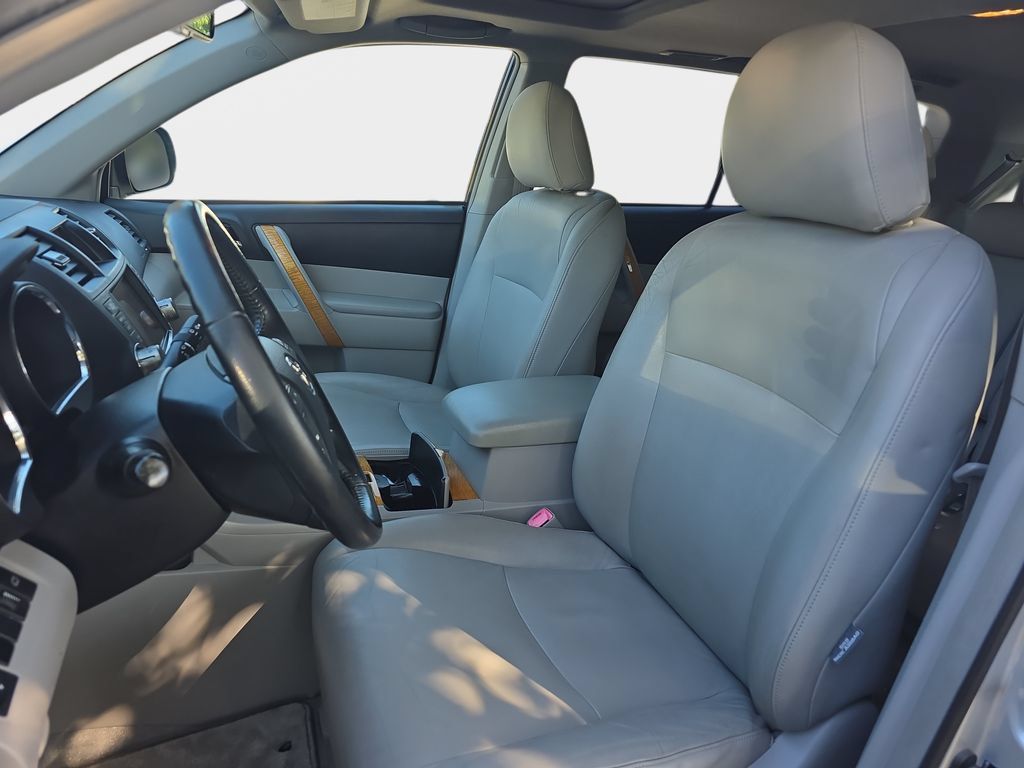 Used 2009 Toyota Highlander Limited AWD/4WD image 18