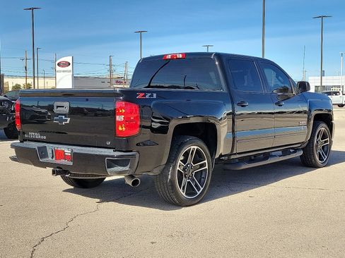 Used 2018 Chevrolet Silverado 1500 LT w/ LPO, Black Pack image 4