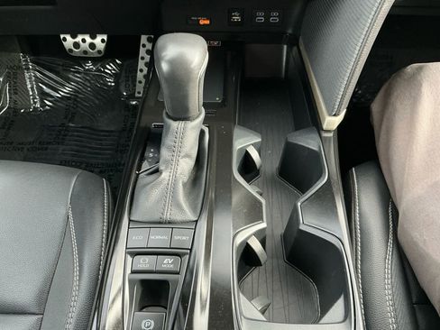 Used 2025 Toyota Camry SE image 17