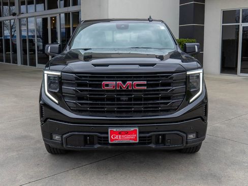 Used 2025 GMC Sierra 1500 Elevation w/ Elevation Premium Package AWD/4WD image 2