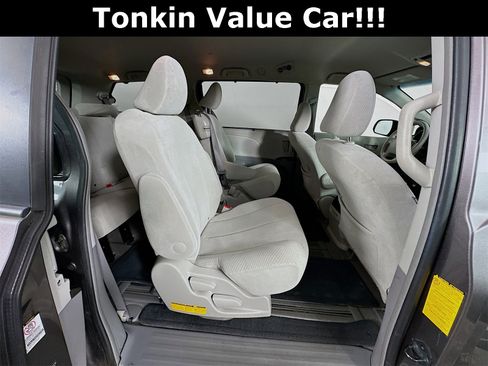 Used 2011 Toyota Sienna image 27