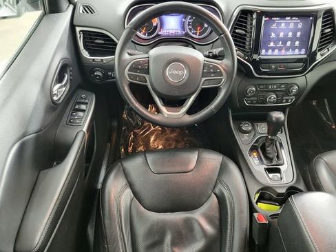 Used 2019 Jeep Cherokee Limited image 24
