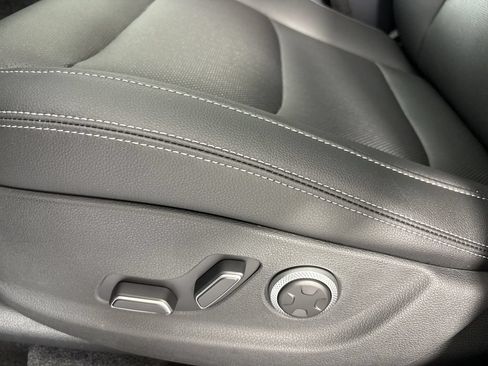 New 2026 Genesis GV70 2.5T AWD/4WD image 14