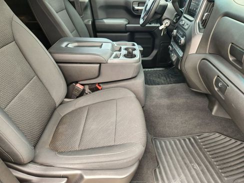 Used 2020 Chevrolet Silverado 1500 Custom w/ Custom Value Package AWD/4WD image 13