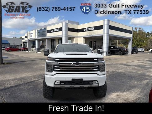 Used 2021 Chevrolet Silverado 2500 High Country w/ Technology Package image 2