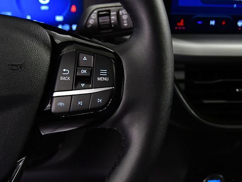 Used 2023 Ford Escape Platinum image 21