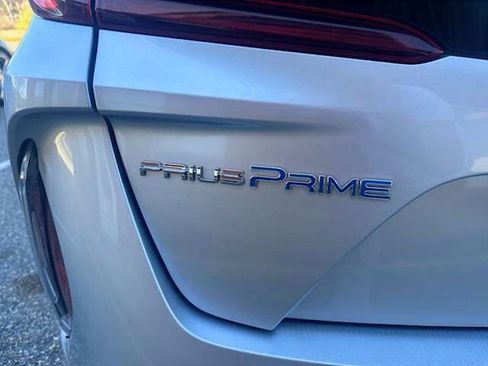 Used 2017 Toyota Prius Prime Plus image 18