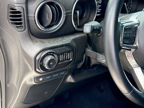 Used 2022 Jeep Wrangler Unlimited Sahara AWD/4WD image 11