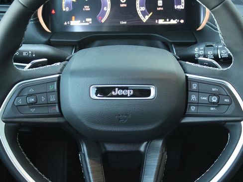 New 2026 Jeep Grand Cherokee L 4WD image 16