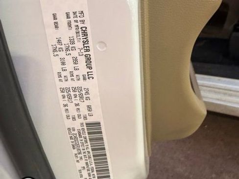 Used 2014 Dodge Grand Caravan SXT image 11