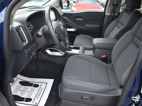 Used 2023 Nissan Frontier SV w/ SV Convenience Package image 28