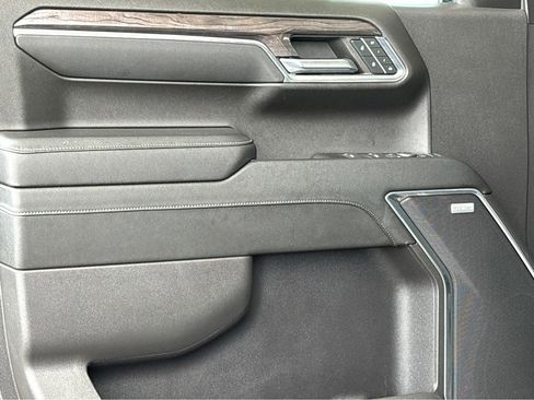 Used 2024 Chevrolet Silverado 1500 LTZ image 24