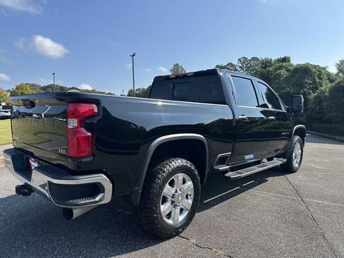 Used 2023 Chevrolet Silverado 2500 LTZ image 5