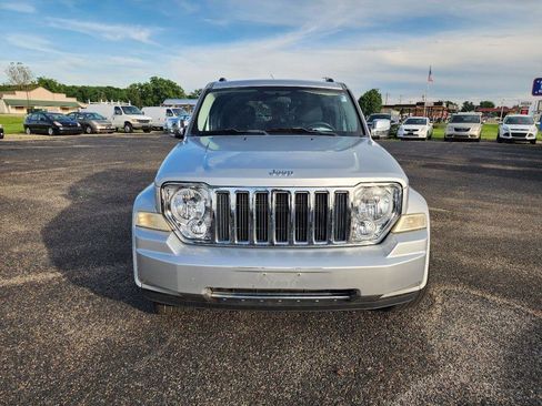 Used 2011 Jeep Liberty Sport AWD/4WD image 12
