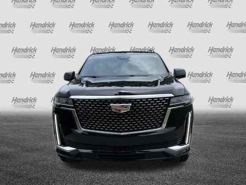 Used 2022 Cadillac Escalade Luxury w/ LPO, Illumination Package AWD/4WD image 3