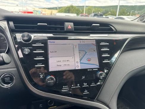 Used 2019 Toyota Camry XLE w/ Navigation Package FWD image 13