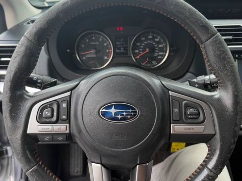 Used 2017 Subaru Crosstrek 2.0i Premium w/ Moonroof Package AWD/4WD image 14