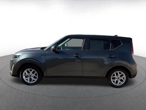 Used 2025 Kia Soul LX w/ LX Technology Package FWD image 7
