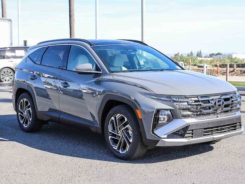 New 2025 Hyundai Tucson Limited image 3